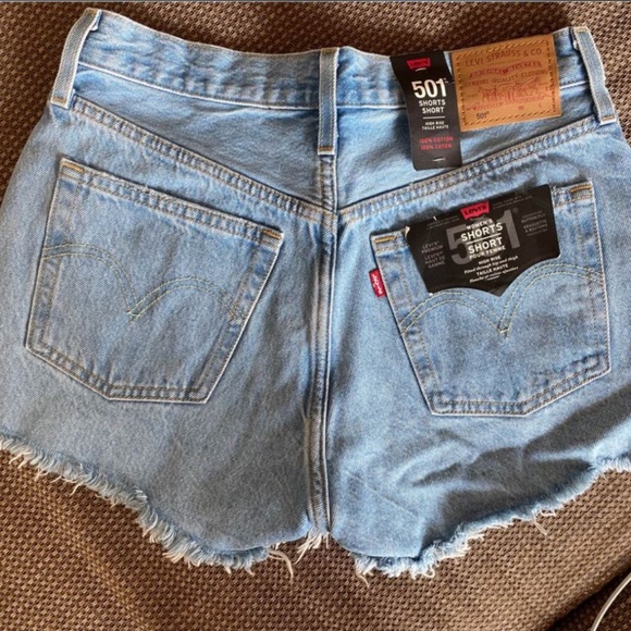 women's Shorts levis - Picture 2 of 5